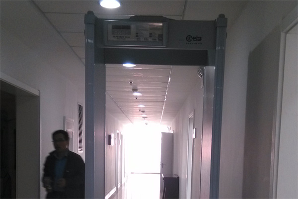 國家電網(wǎng)銀川供電局采用HI-PE型號進(jìn)口安檢門[圖文]