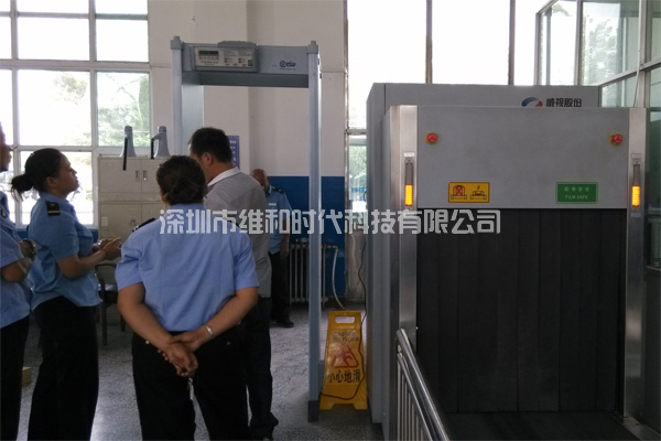 新疆烏魯木齊鐵路局8家火車站采用維和時代供應HI-PE進口安檢門[圖文]