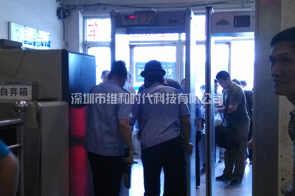 新疆烏魯木齊鐵路局8家火車站采用維和時代供應HI-PE進口安檢門[圖文]