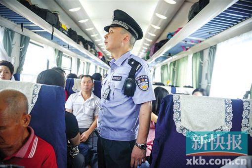 廣鐵警方安檢升級 人人要過安檢門和金屬探測器掃描