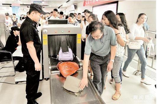 女子過安檢被攔下 箱內竟然藏虎仔