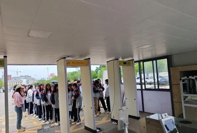 每天過安檢門有輻射嗎？